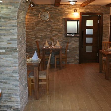 Millenium House 1 Bed & Breakfast Йезерце Екстериор снимка