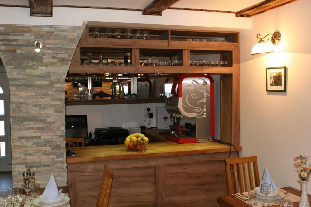 Millenium House 1 Bed & Breakfast Йезерце Екстериор снимка