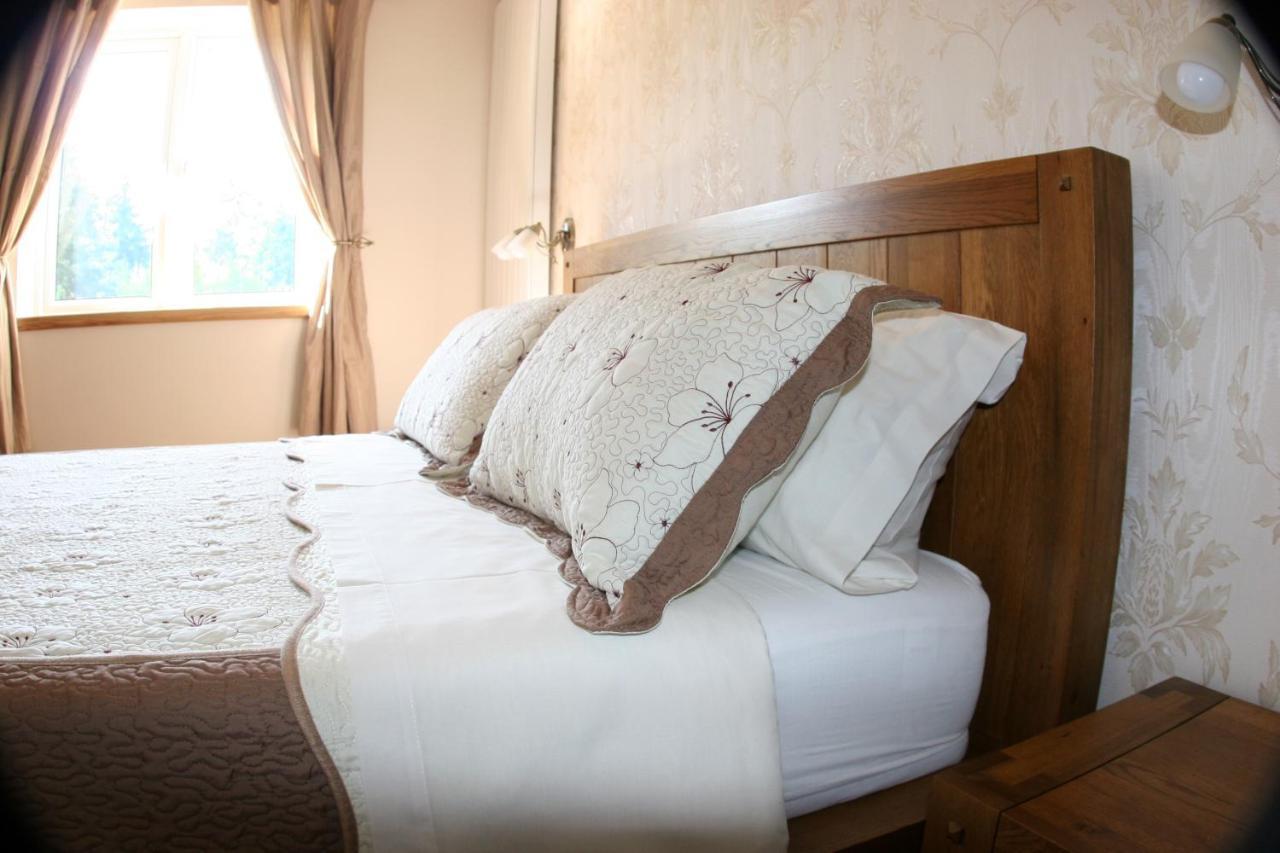 Millenium House 1 Bed & Breakfast Йезерце Екстериор снимка