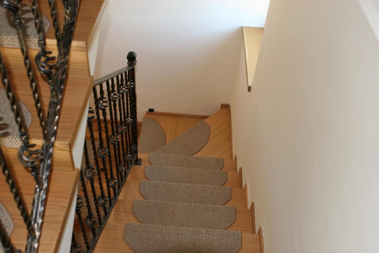 Millenium House 1 Bed & Breakfast Йезерце Екстериор снимка