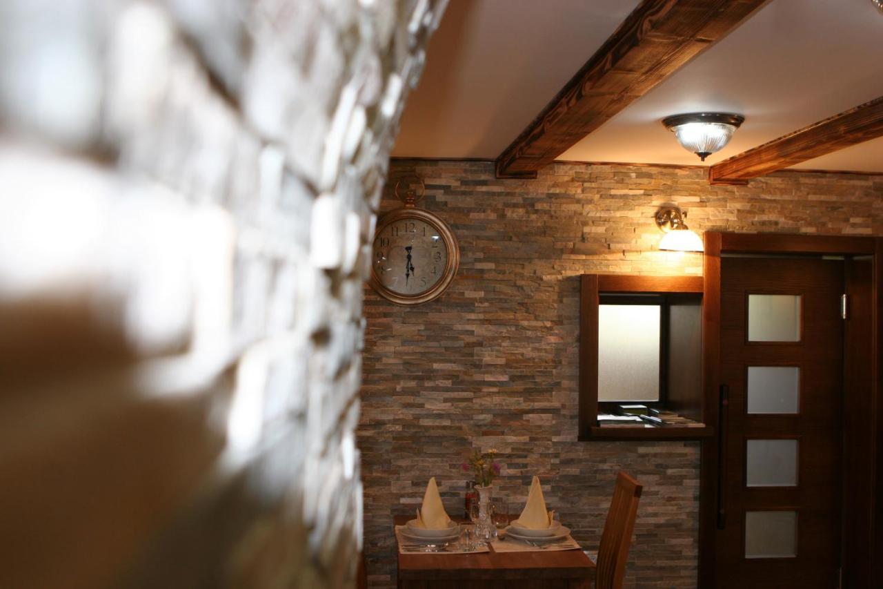 Millenium House 1 Bed & Breakfast Йезерце Екстериор снимка