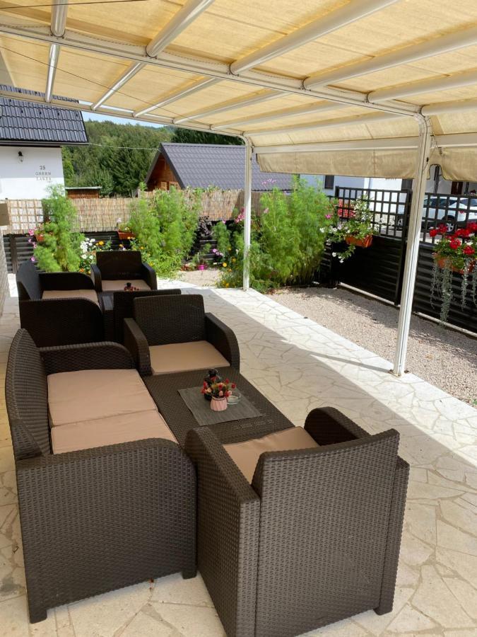 Millenium House 1 Bed & Breakfast Йезерце Екстериор снимка