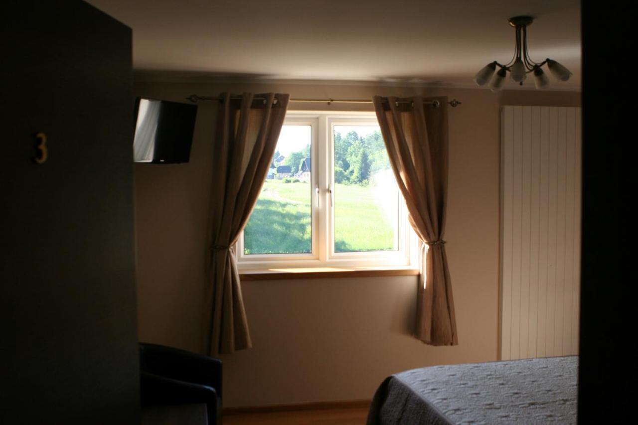 Millenium House 1 Bed & Breakfast Йезерце Екстериор снимка