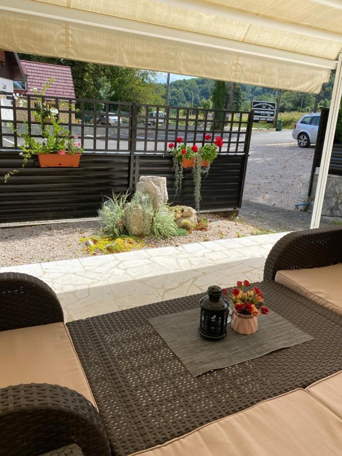 Millenium House 1 Bed & Breakfast Йезерце Екстериор снимка